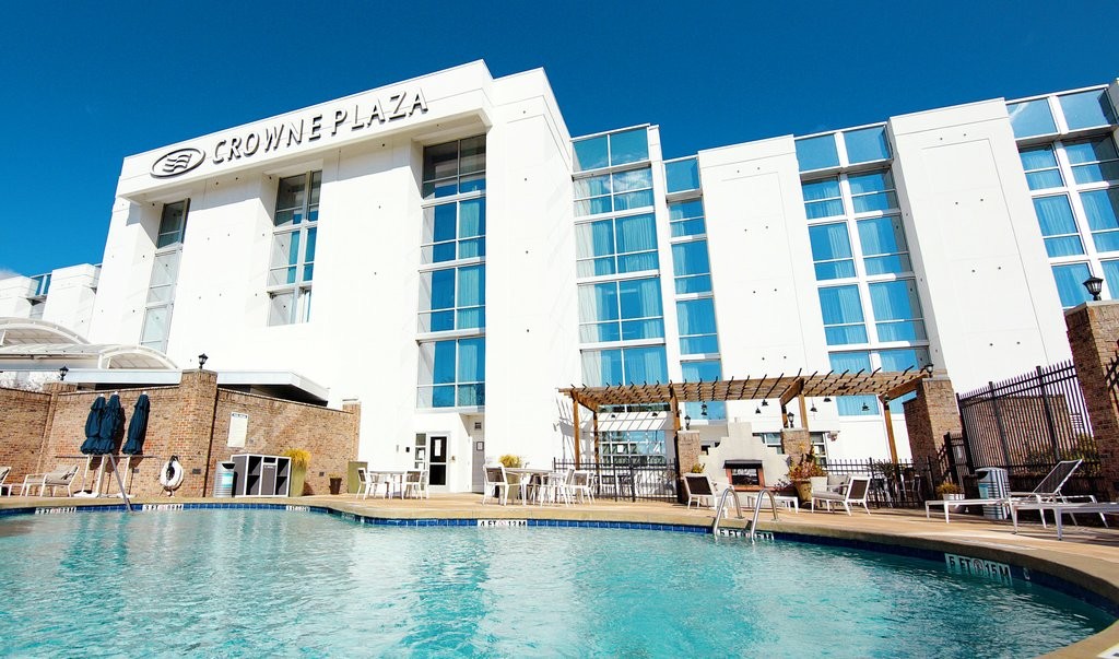 Crowne Plaza Charleston interior 5