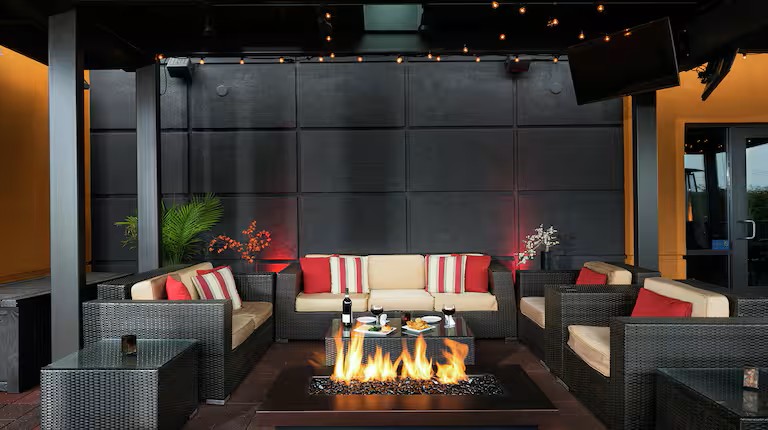 DoubleTree Minneapolis interior 3