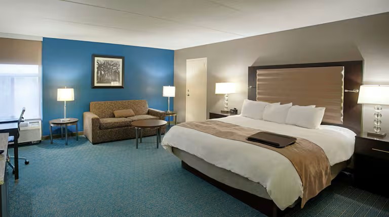 DoubleTree Minneapolis interior 4