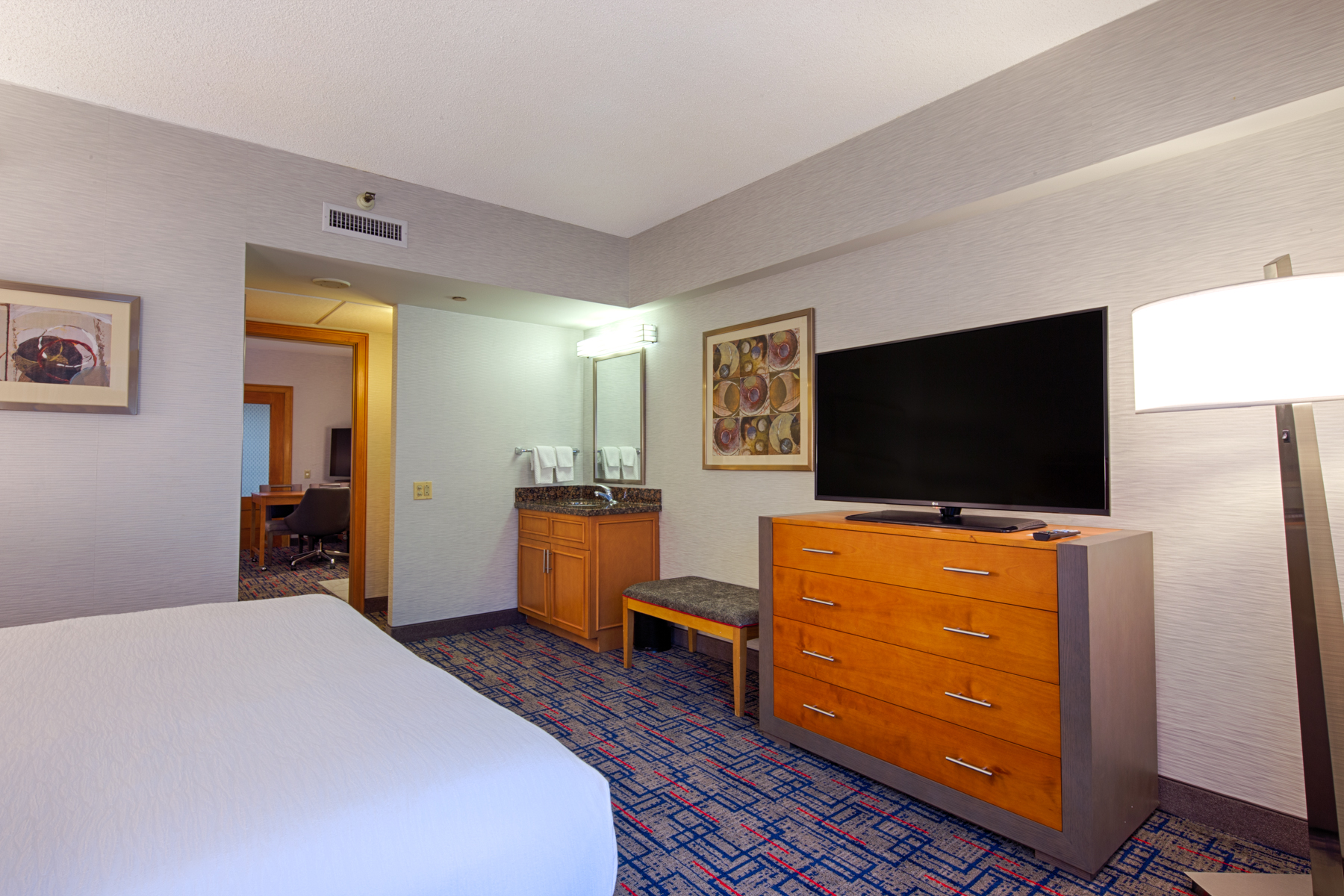 Embassy Suites O'Hare interior 1