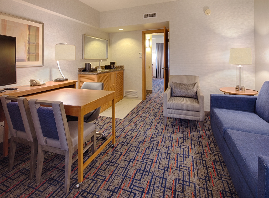 Embassy Suites O'Hare interior 2
