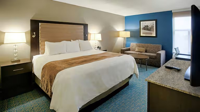 DoubleTree Minneapolis interior 5