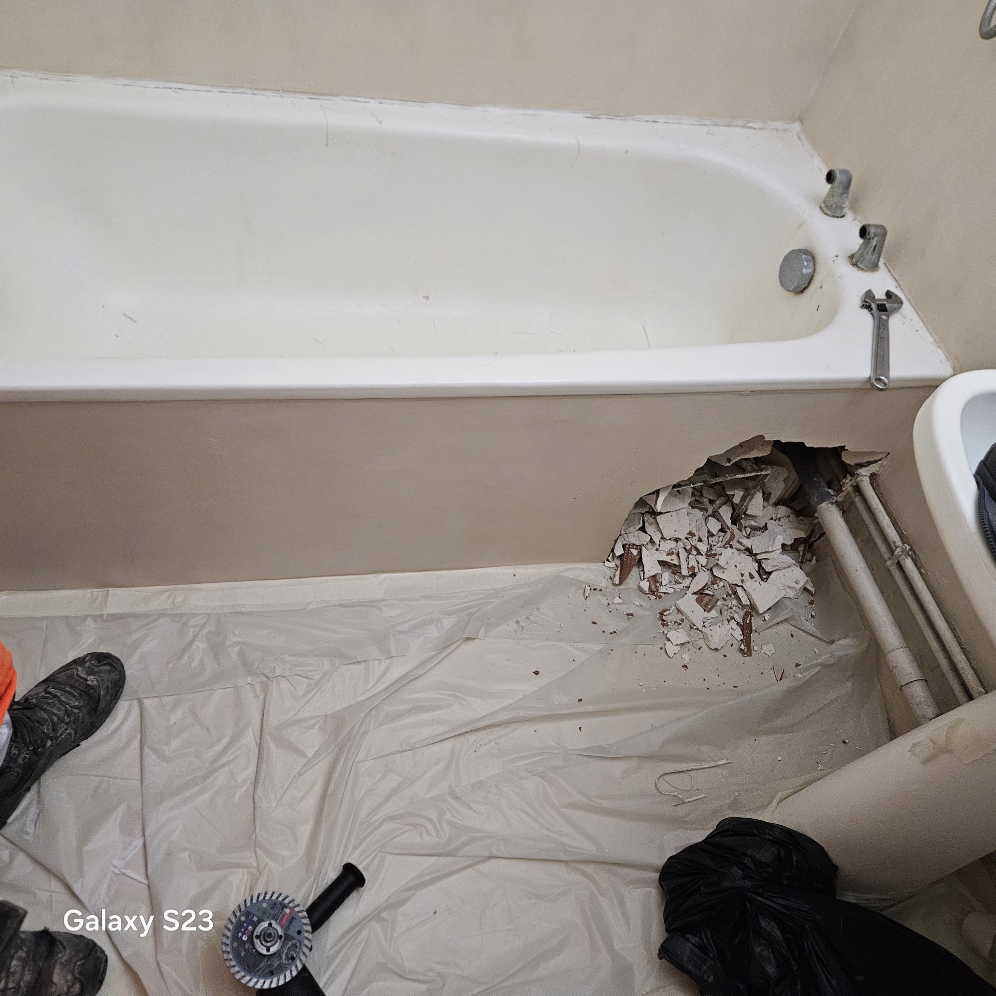 Démolition & dépose — OUM Sanitaire rénovation salle de bain Alsace