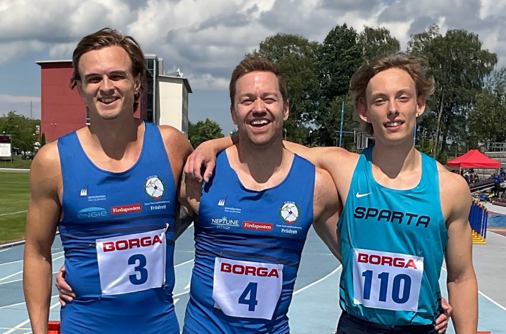 Øyvind Kjerpeseth vinner Skararacet foran Valentin Jensen og Hallgeir Martinsen Øyvind Kjerpeseth, Hallgeir Martinsen og Valentin Jensen etter Skararacet i Sverige