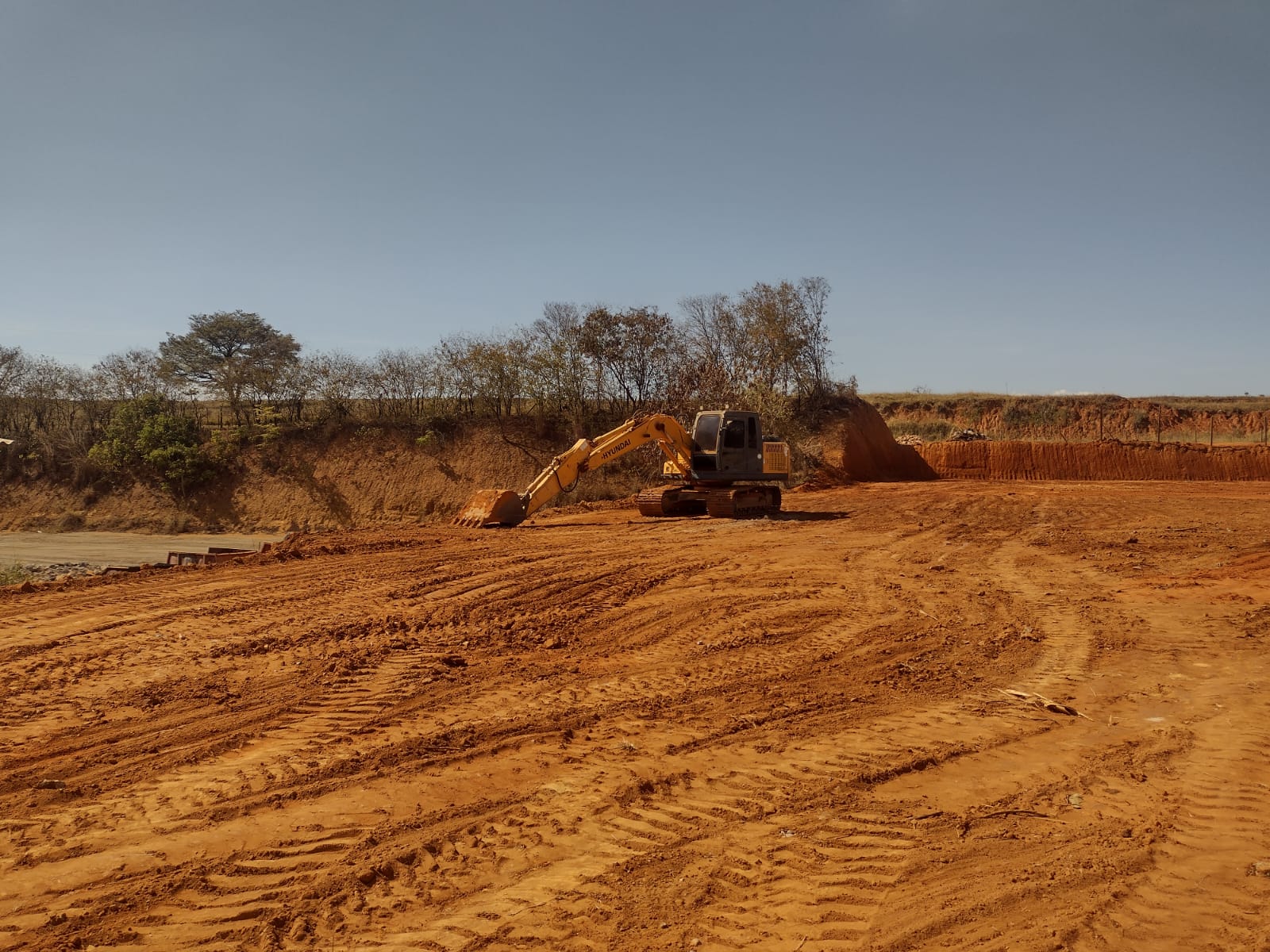 Corte e Aterro de Terreno Urbano