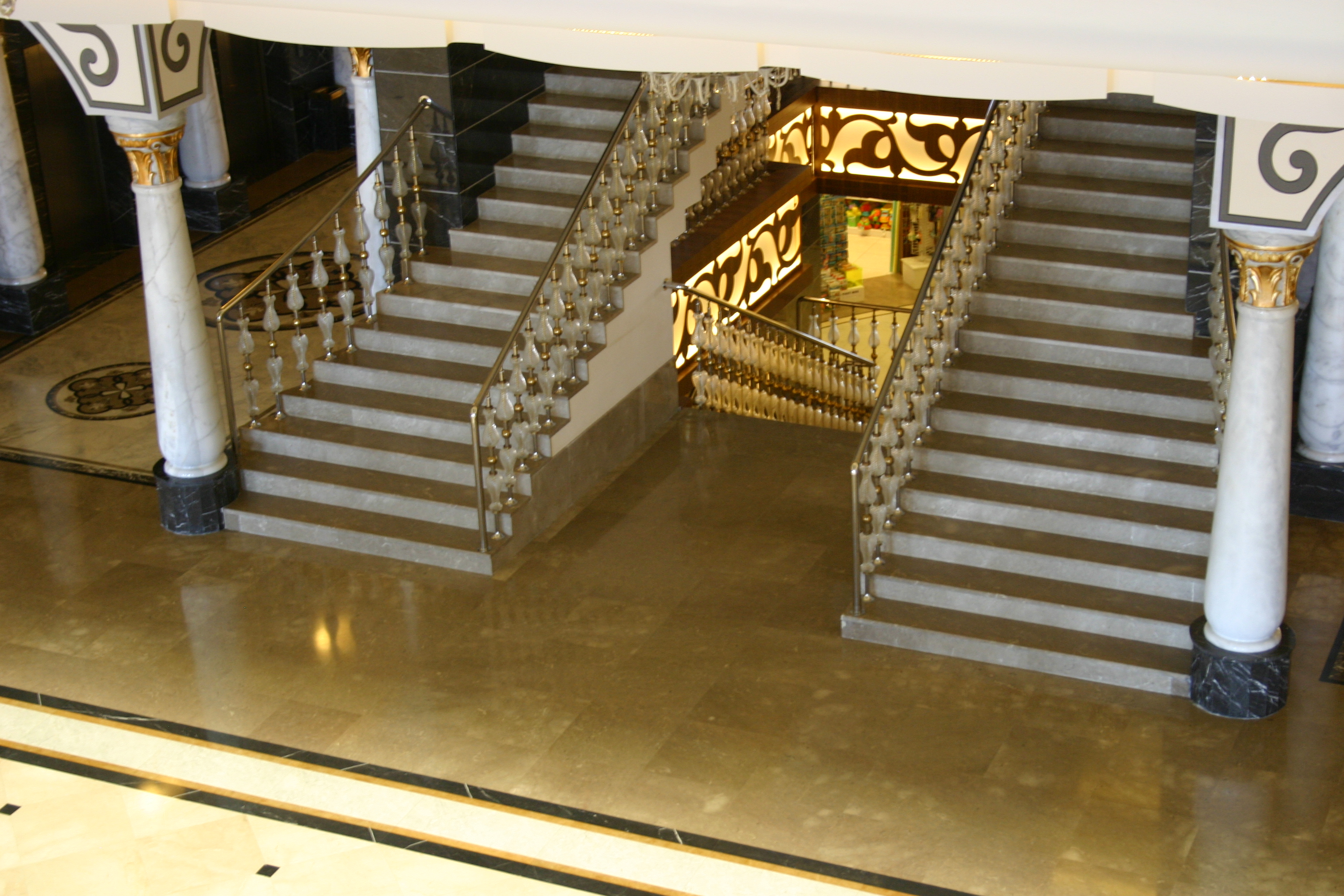 ROYAL ALHAMBRA PALACE - 1