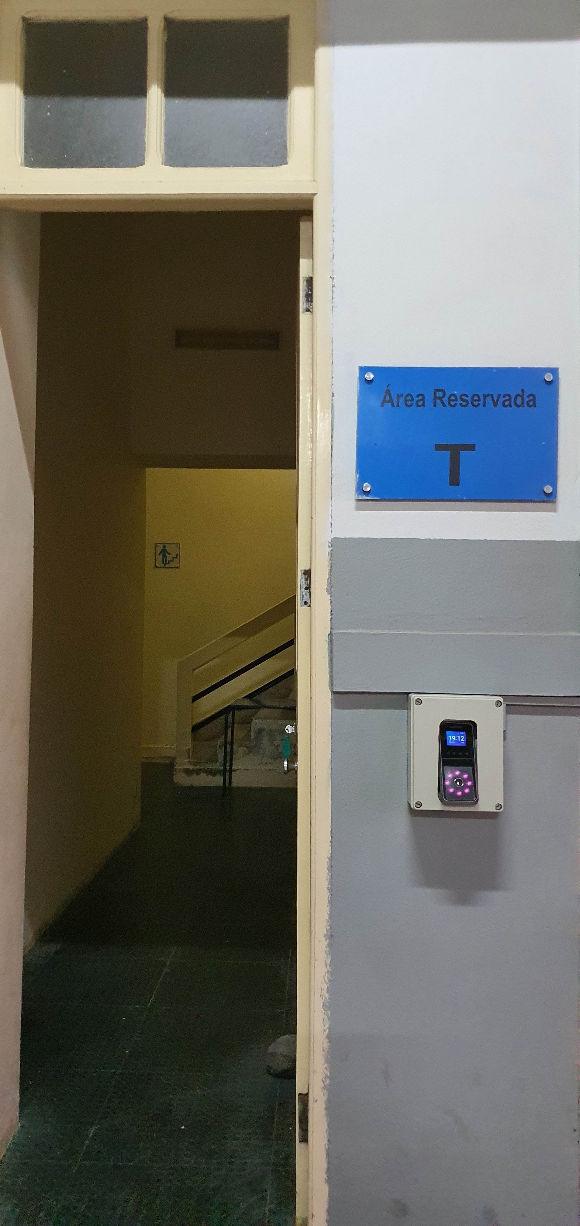 Imagem 01 — Entrada da Torre