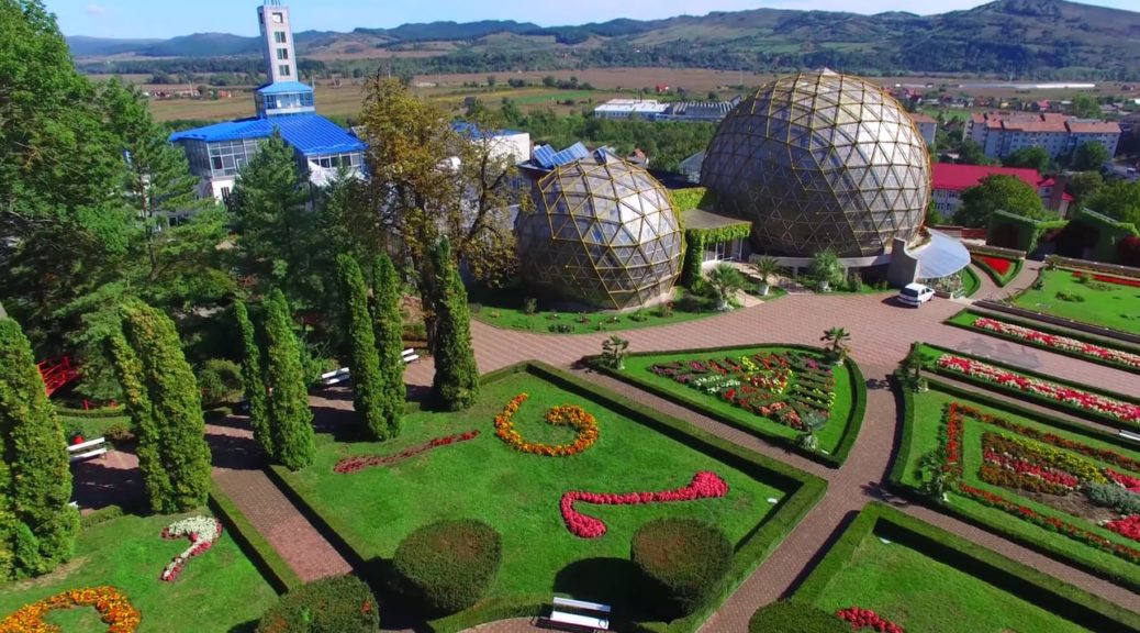 Blooms Rocks Ruins daytrips cluj napoca — Jibou Botanical Garden greenhouse and exotic plant collections