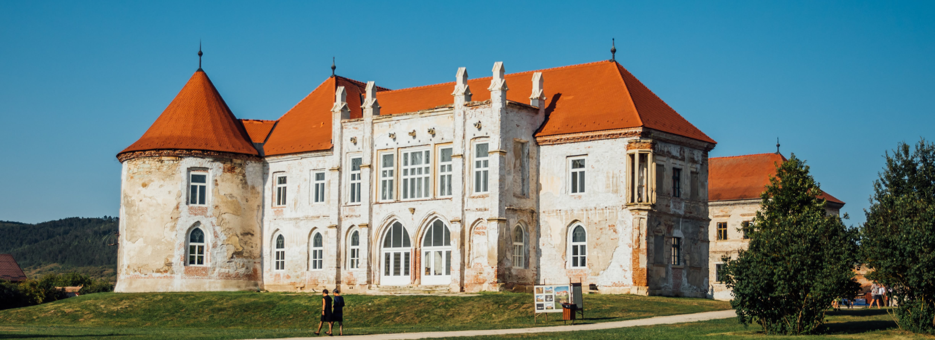 Baroque Ruins, Armenian Charm & Transylvanian Wetlands — guided day trip from Cluj-Napoca Baroque Ruins, Armenian Charm & Transylvanian Wetlands — day trip from Cluj-Napoca