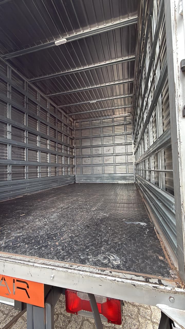 IVECO 35.160 - 2023 - BAÚ 4,20X2,30 - COMPLETA - 305.433 KM - foto 12