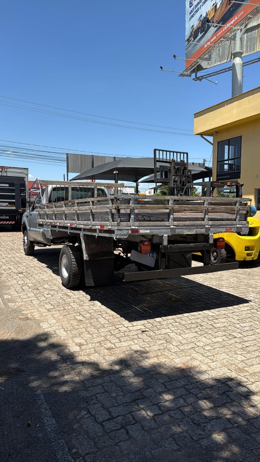 FORD F-4000 - 2004 - CARROCERIA DE MADEIRA - foto 3