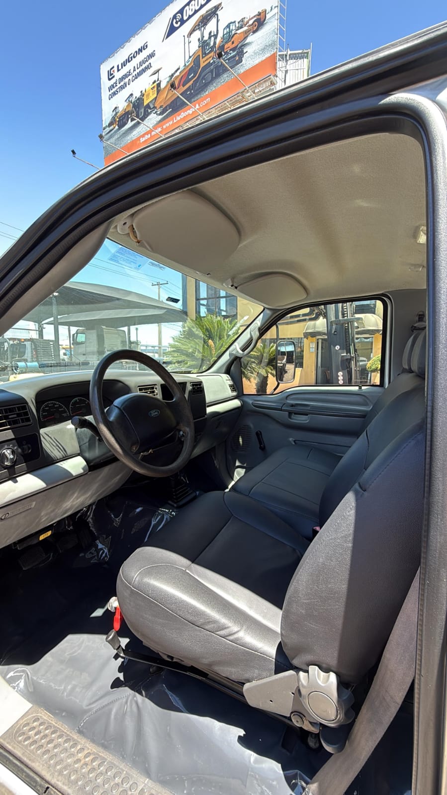 FORD F-4000 - 2004 - CARROCERIA DE MADEIRA - foto 4