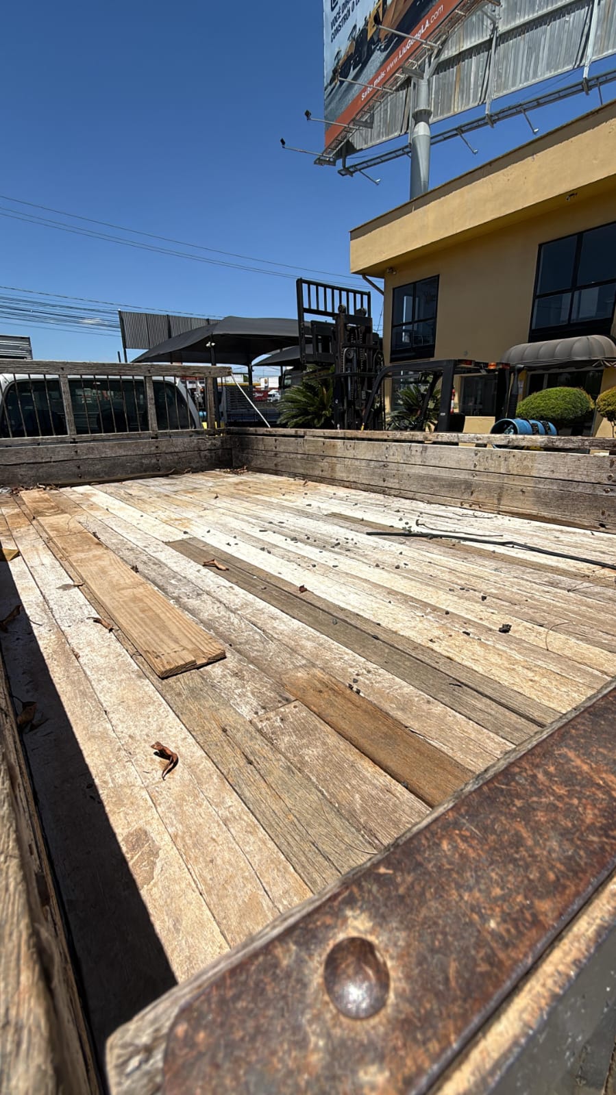 FORD F-4000 - 2004 - CARROCERIA DE MADEIRA - foto 8