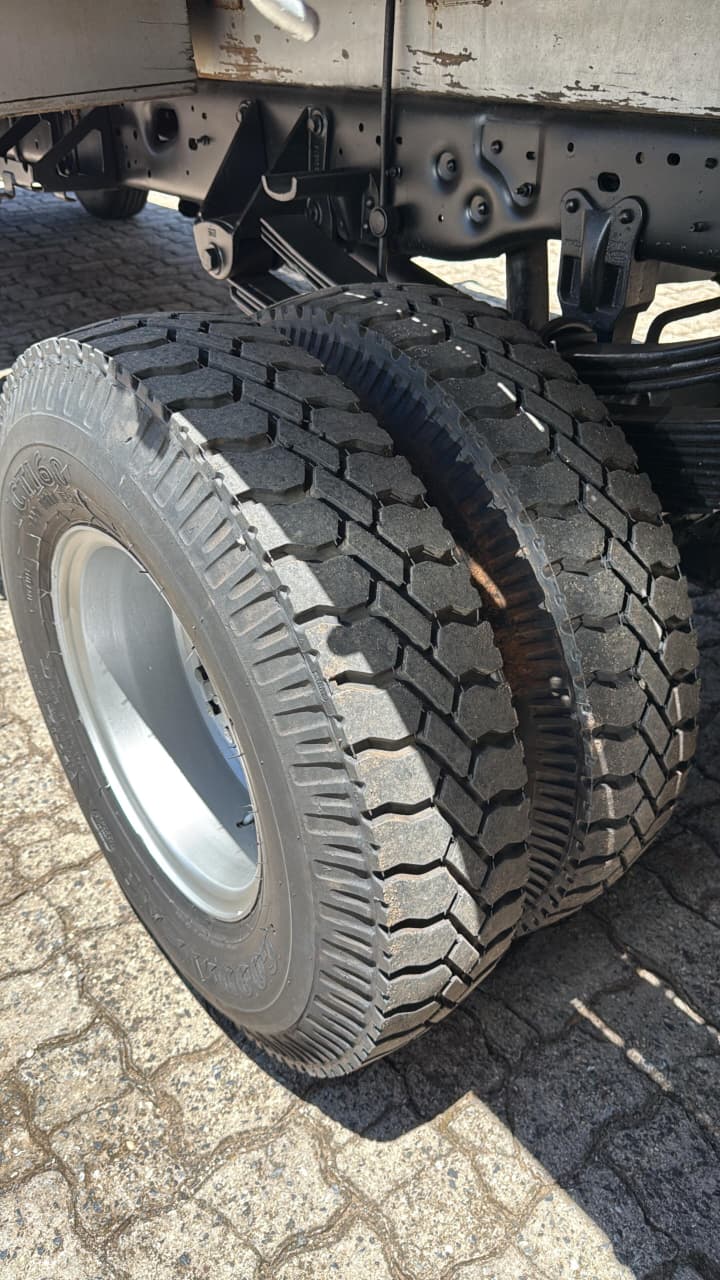 FORD F-4000 - 2004 - CARROCERIA DE MADEIRA - foto 10