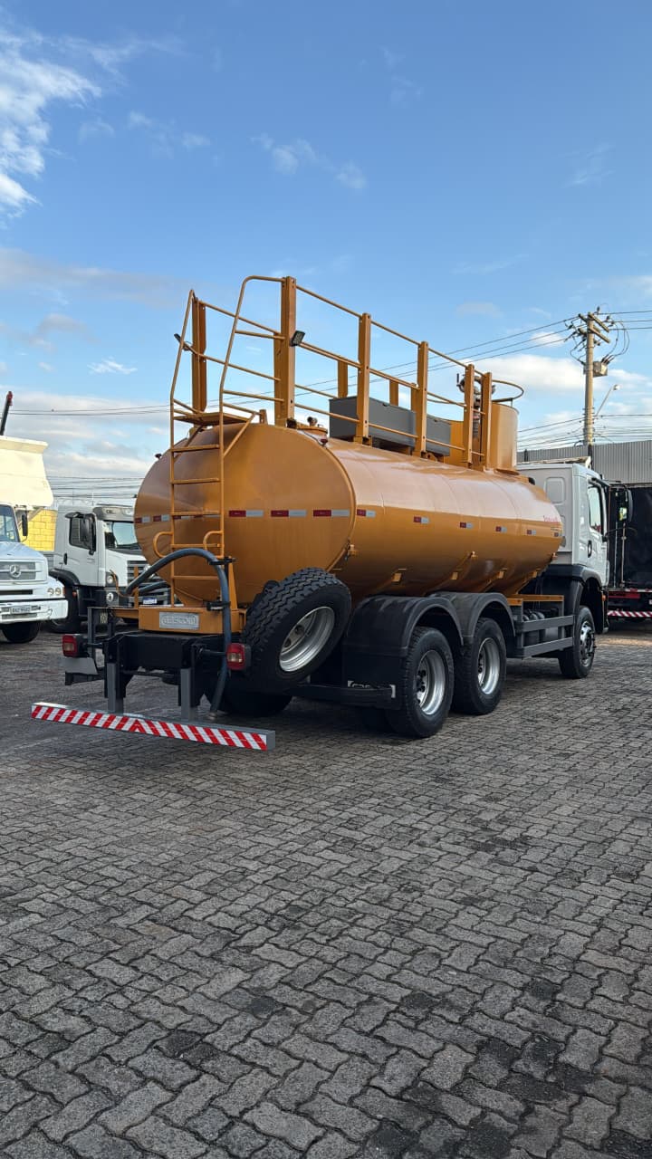 VW 26.280 - 2022 - AGRIBOMBA GASCOM 15.000 LITROS - 37.501 KM - foto 2