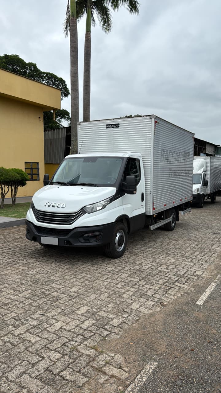 IVECO 35.160 - 2023 - BAÚ 4,20X2,30 - COMPLETA - 305.433 KM - foto 4