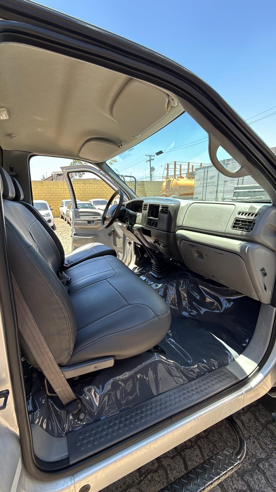 FORD F-4000 - 2004 - CARROCERIA DE MADEIRA - foto 7