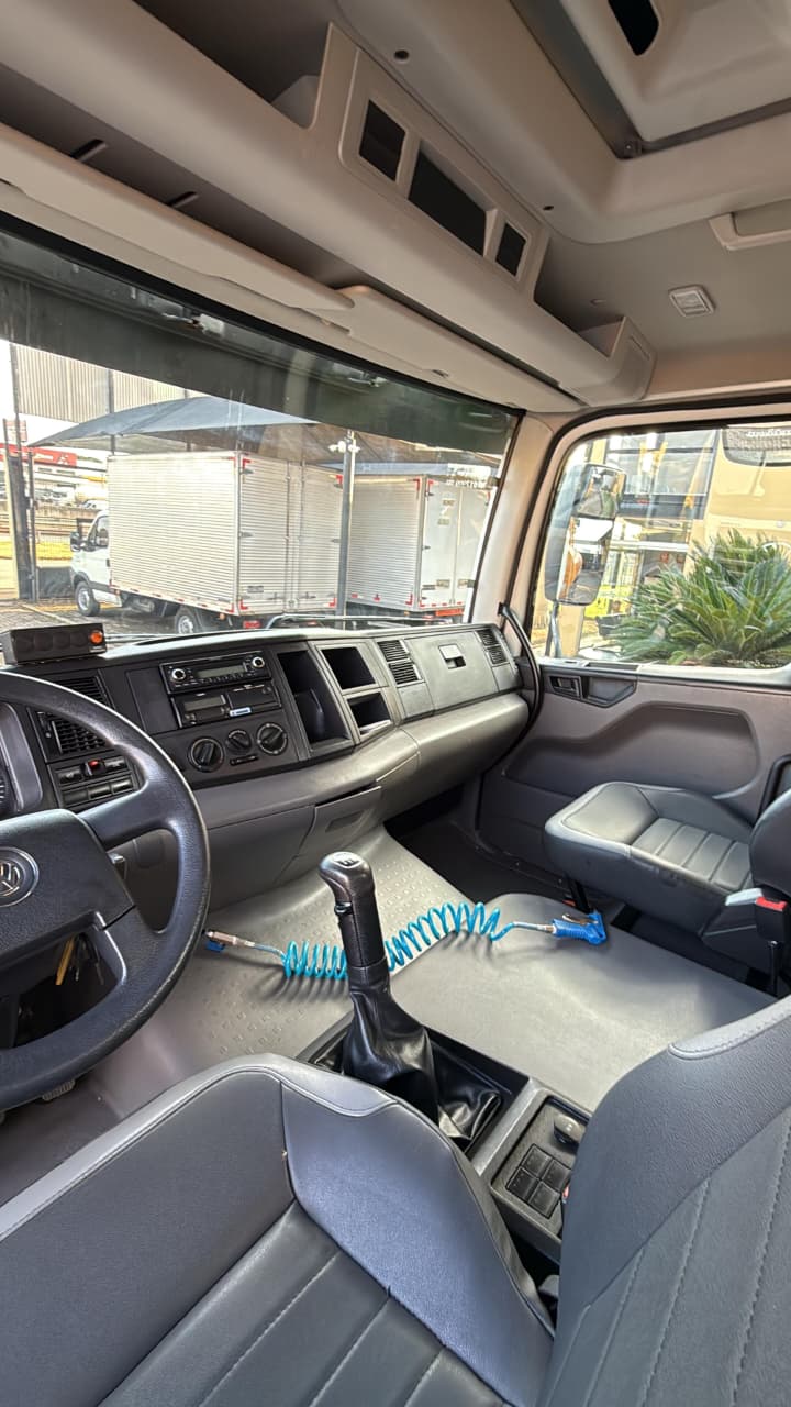 VW 26.280 - 2022 - AGRIBOMBA GASCOM 15.000 LITROS - 37.501 KM - foto 5