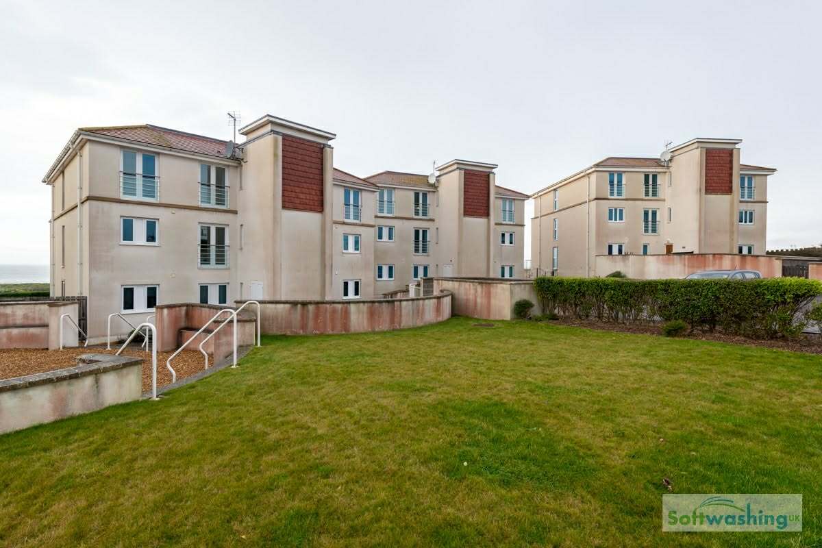 Render & Cladding Cleaning - Before