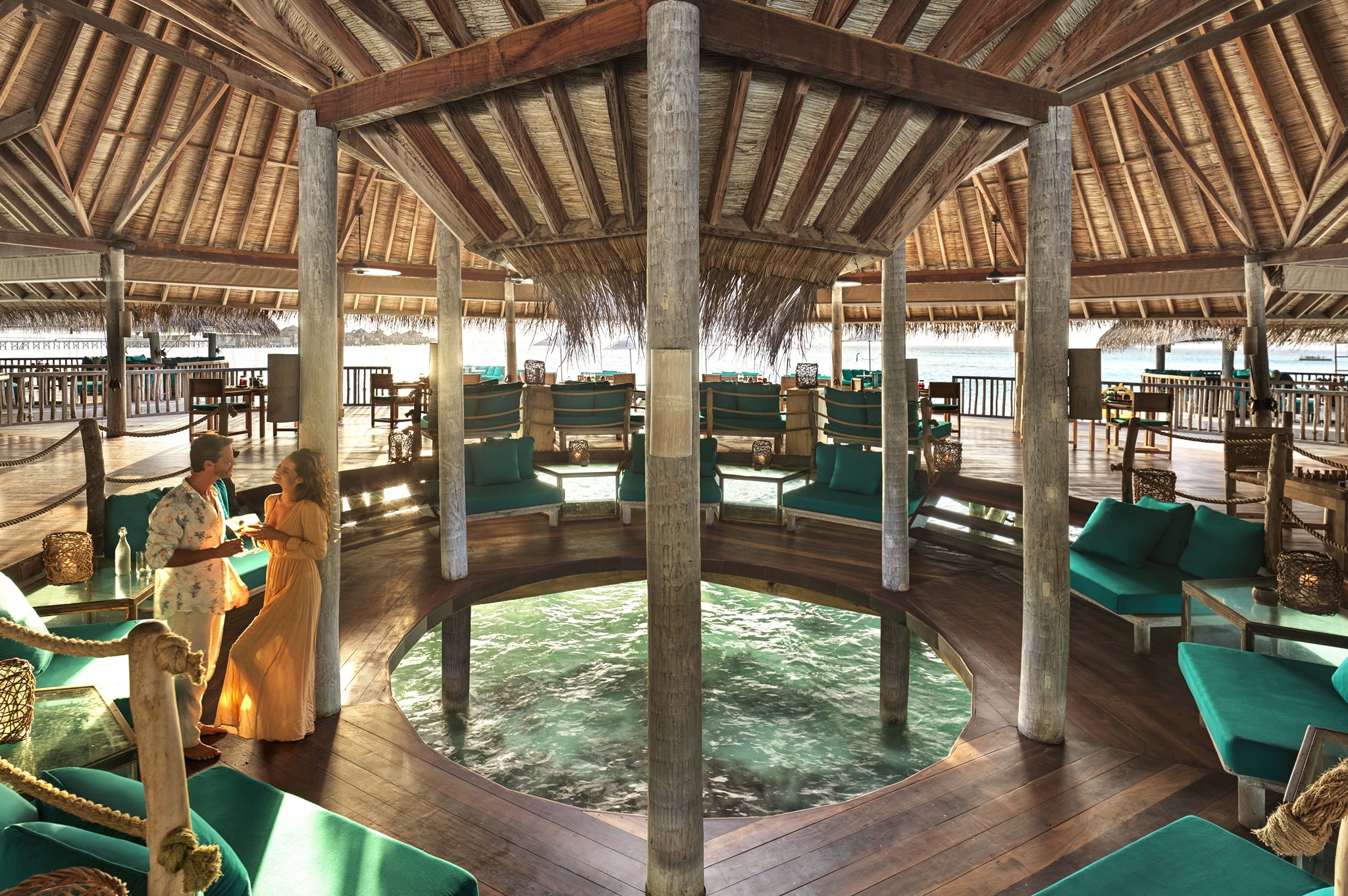 ギリ ランカンフシ Overwater Bar