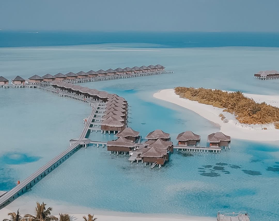 アナンタラ ヴェリ ヒーロー画像