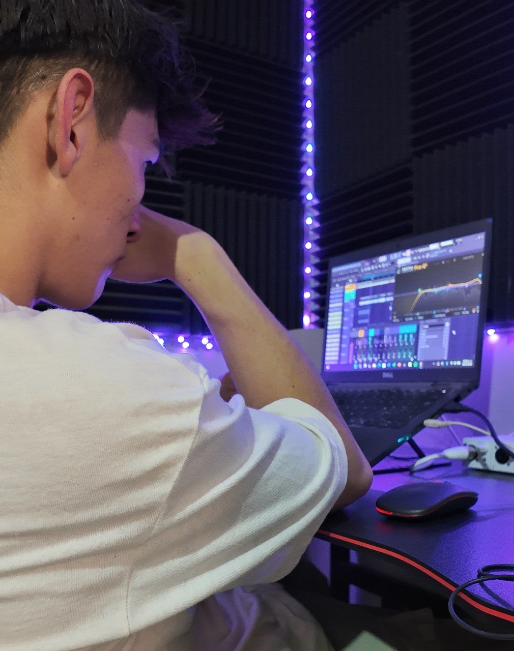Maxel - Lonely Sounds