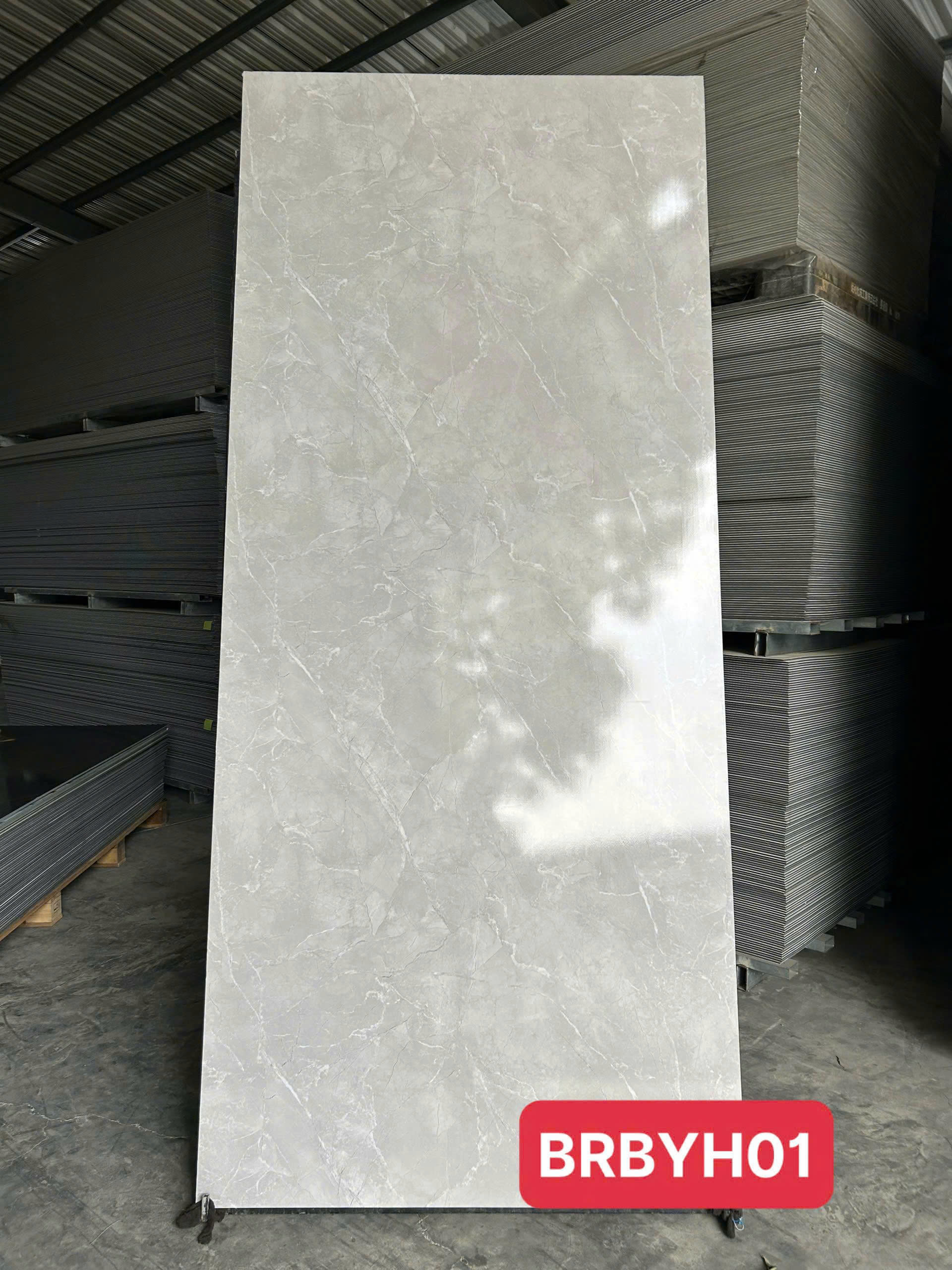 Tấm Ốp Than Tre Là Gì? Ưu Điểm Vượt Trội Và Ứng Dụng Thực Tế