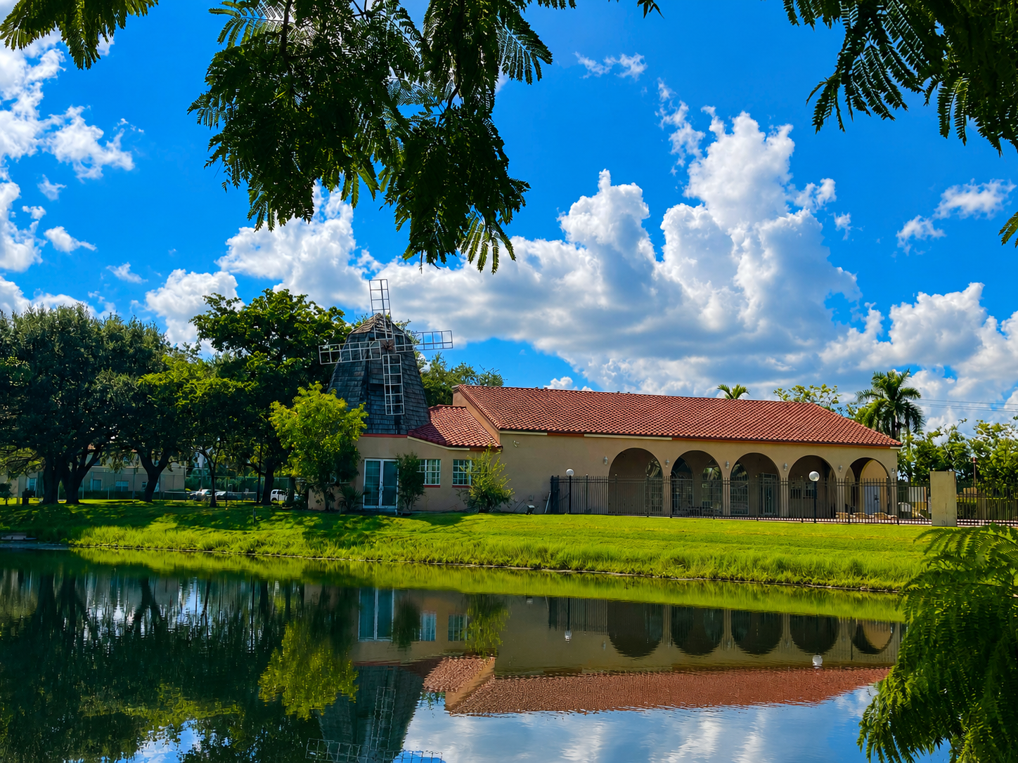 Resort-style pool and clubhouse at Windmill Lakes