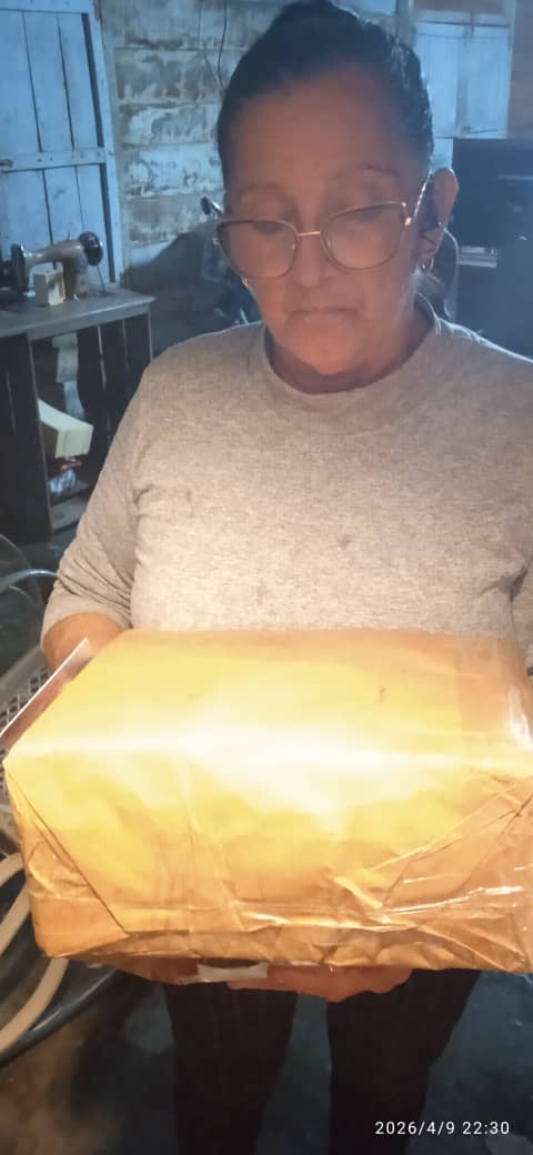 Entrega real de paquete en Cuba
