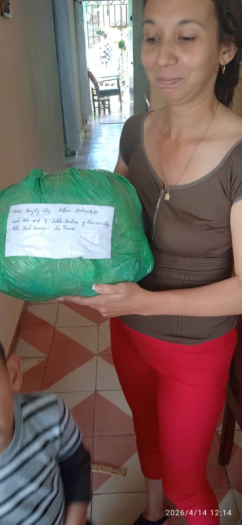 Entrega real de paquete en Cuba
