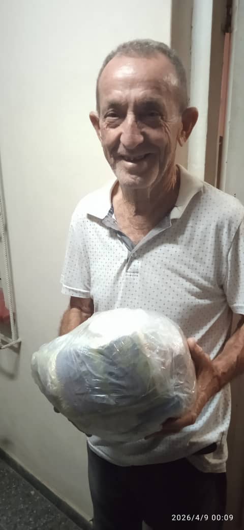 Entrega real de paquete en Cuba