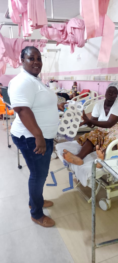 GGGF volunteers caring for new mothers at Tema General Hospital Maternity Ward