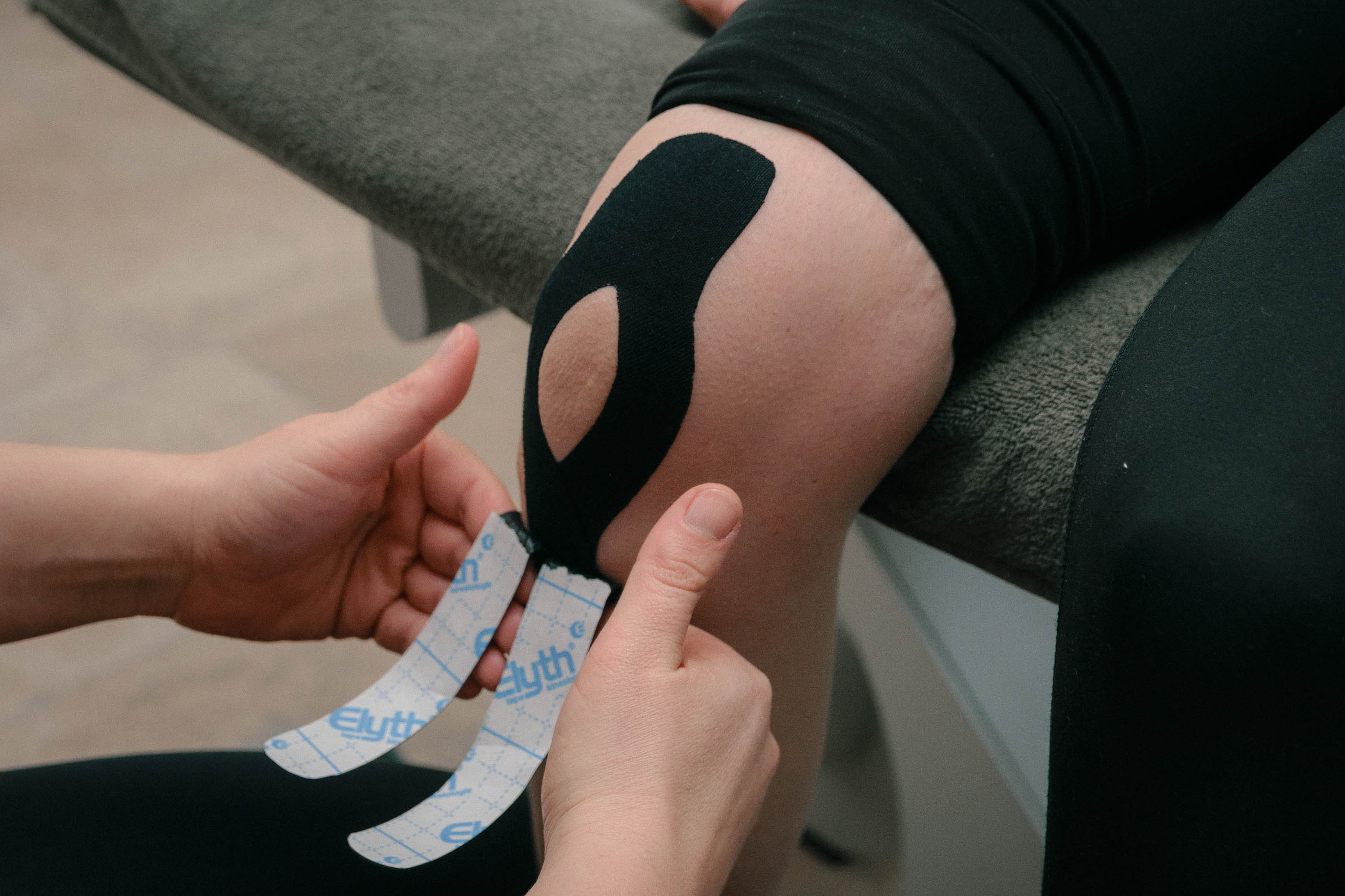 Knie- und Schulterschmerzen