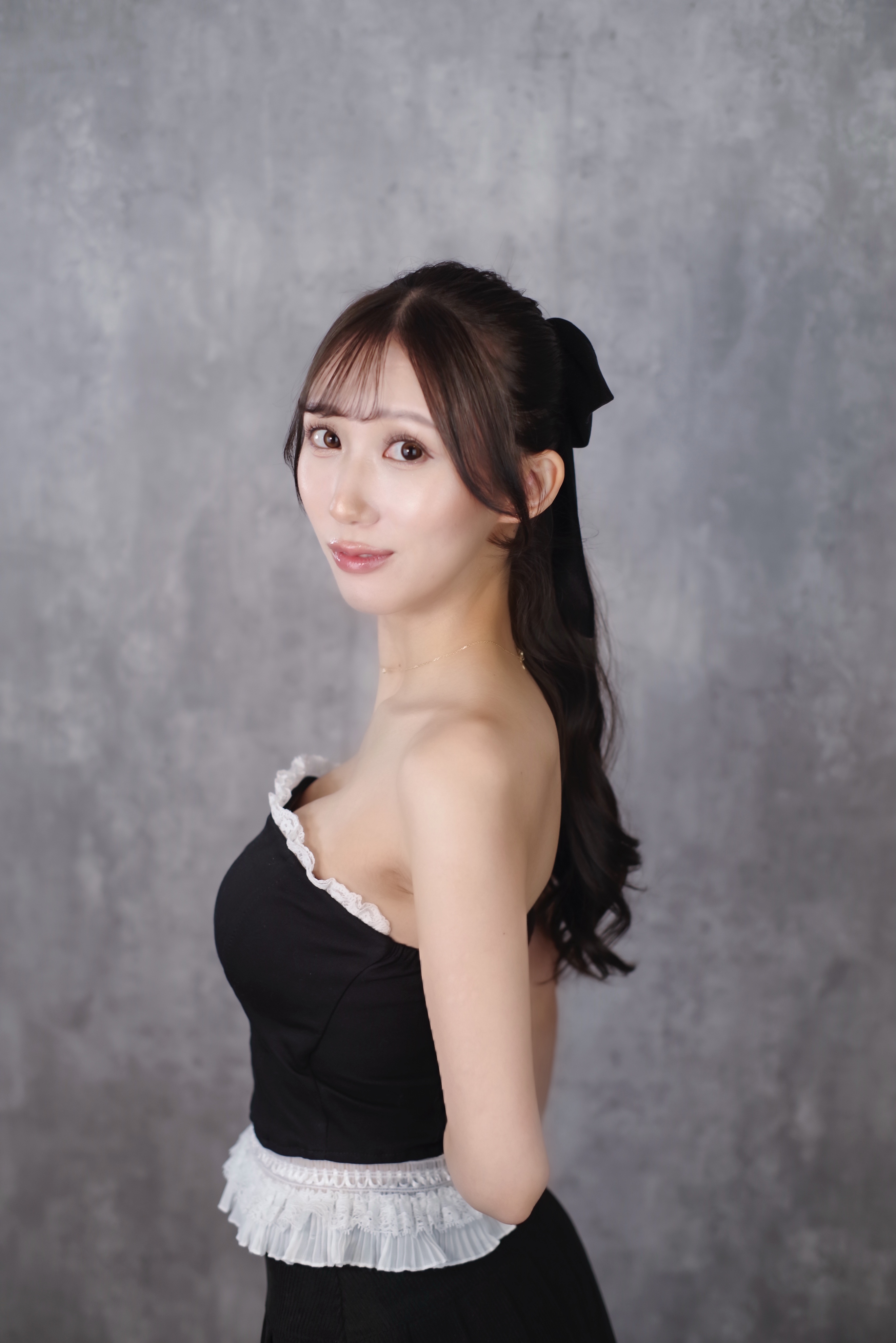吉池愛里 — ポーズ