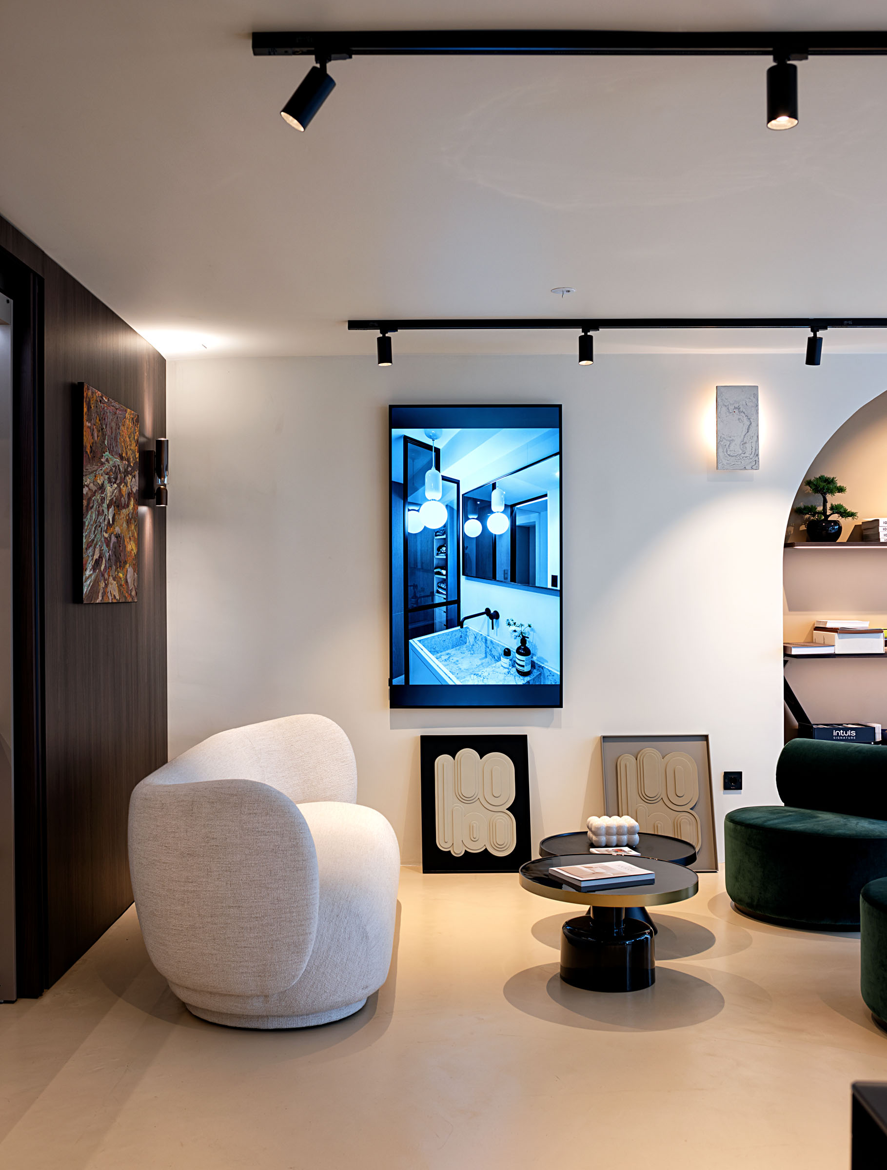 Chantier en cours — détail de finition soignée. #KYNT #renovation #artisanat