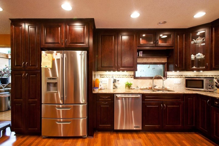 Rich Wood Cabinet Kitchen