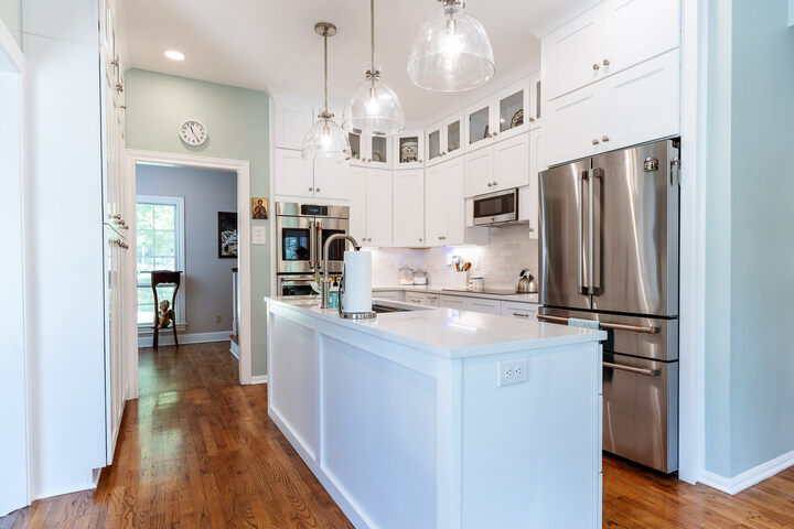 Bright & Airy Kitchen