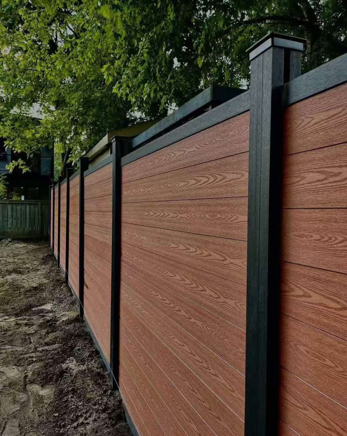 RAILINGS fence project – Newmarket, ON