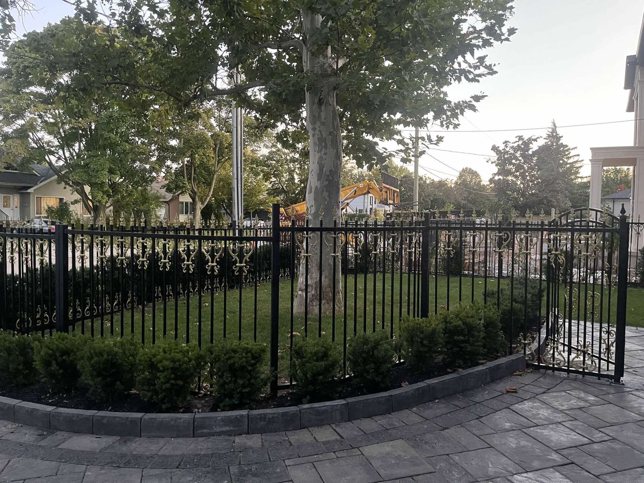 RAILINGS fence project – Richmond Hill, ON