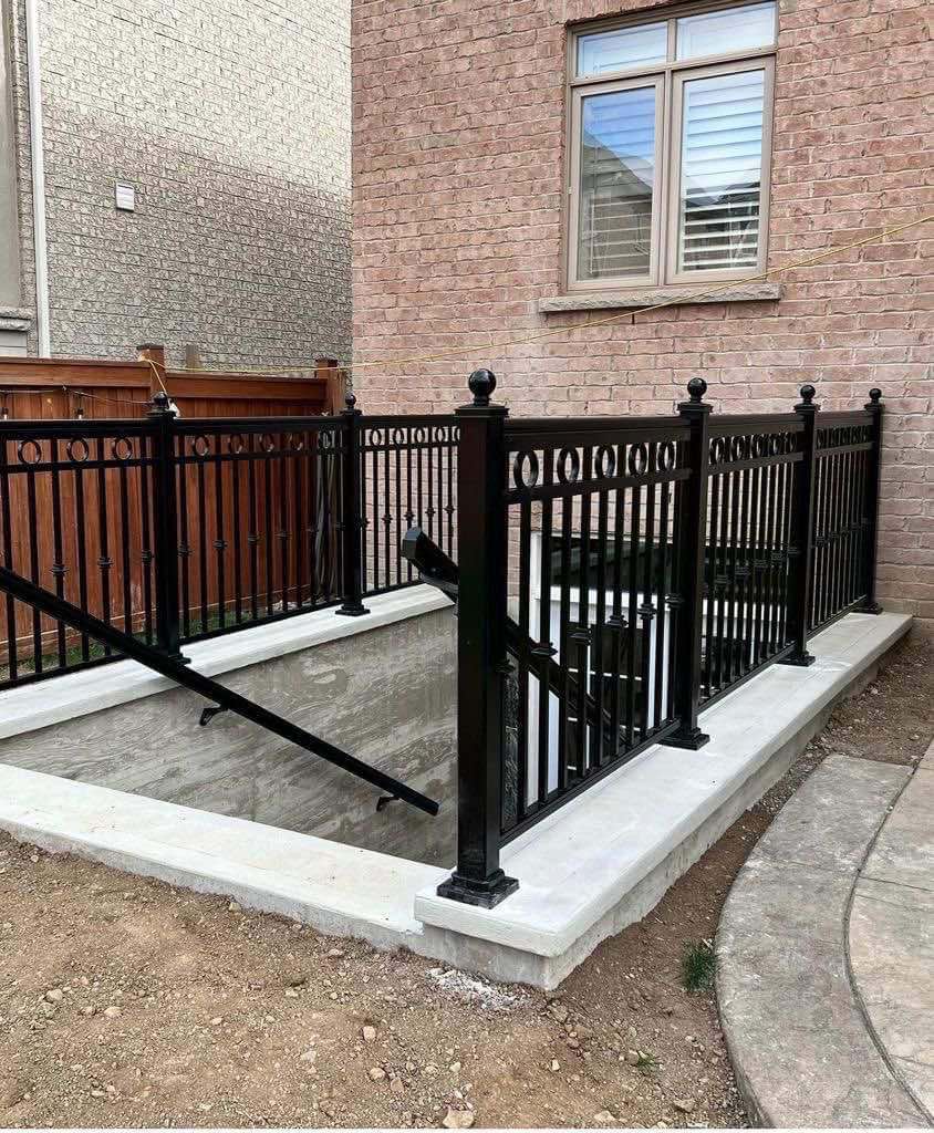 RESIDENTIAL fence project – Oakville, ON