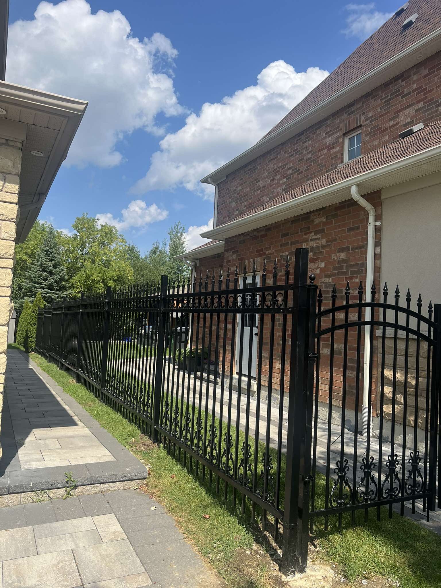 CHAIN LINK fence project – Toronto, ON