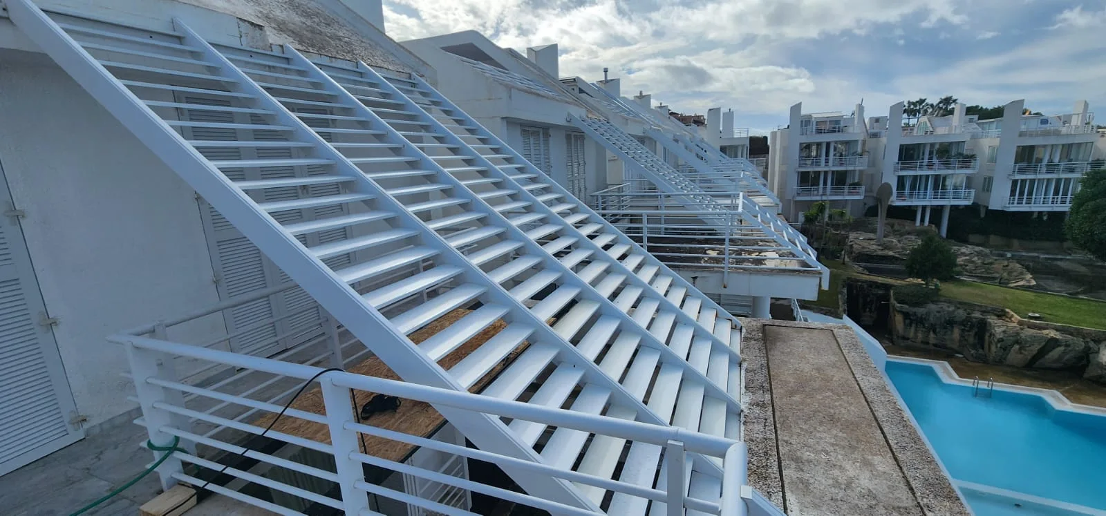 Renovated IPE hardwood terrace staircase after installation