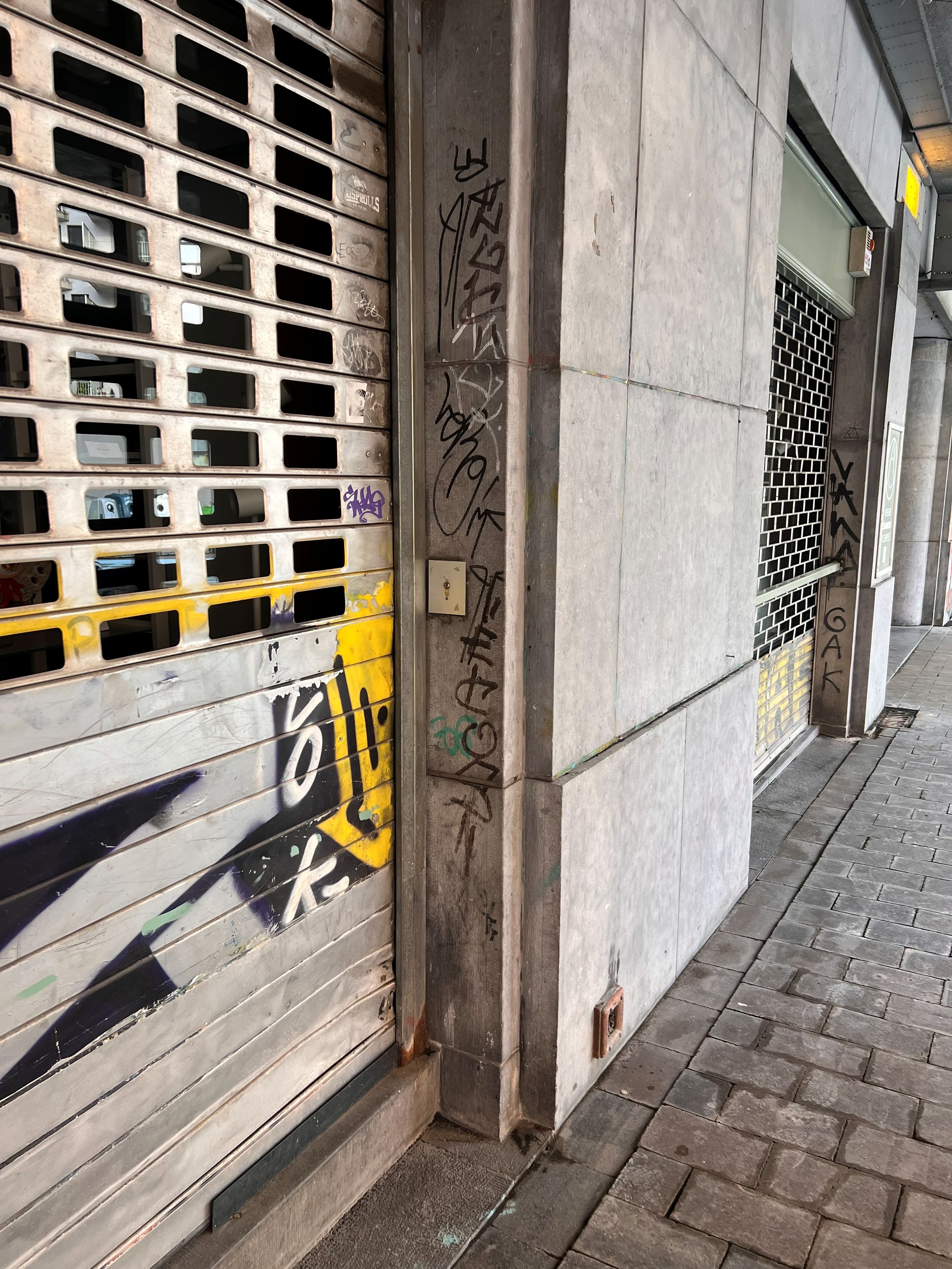 Avant - Mur Béton I
