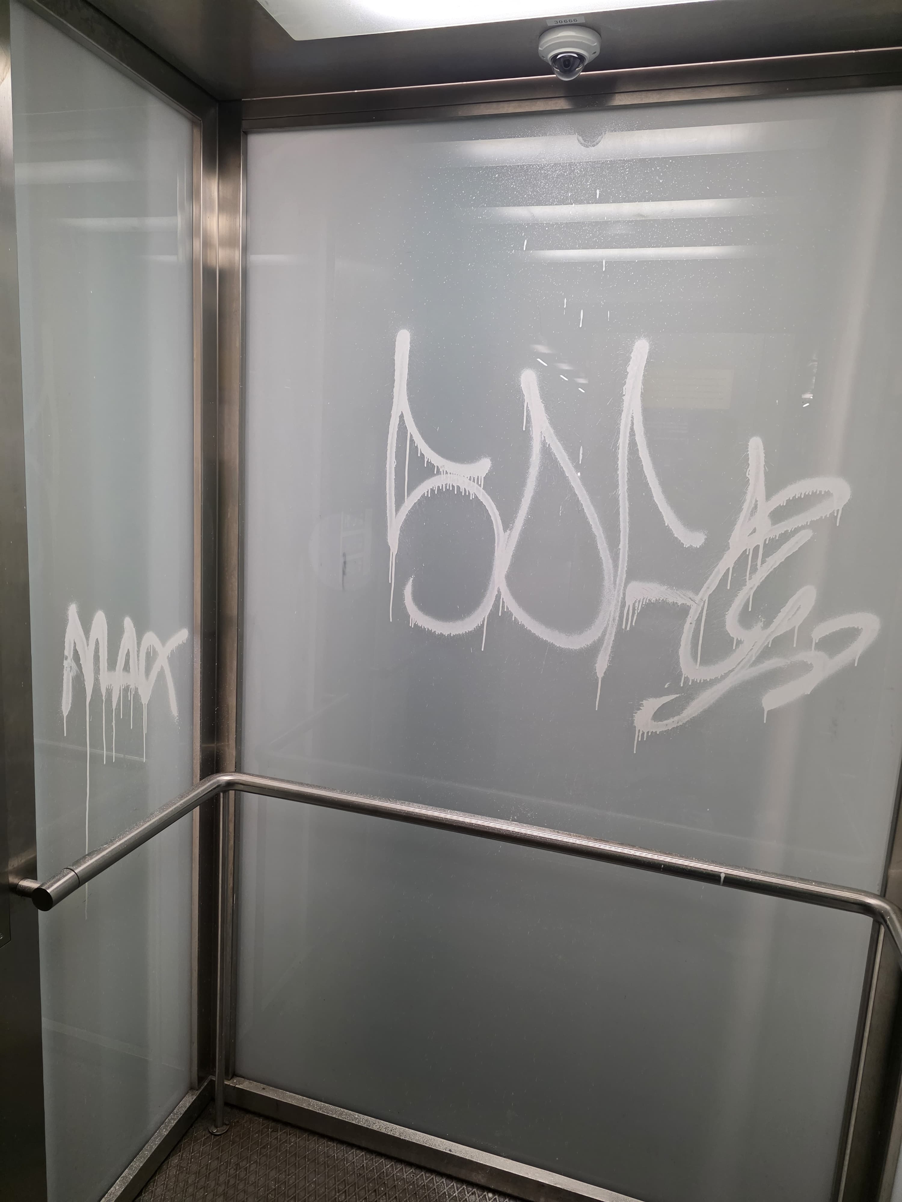 Avant - Nettoyage Ascenseur
