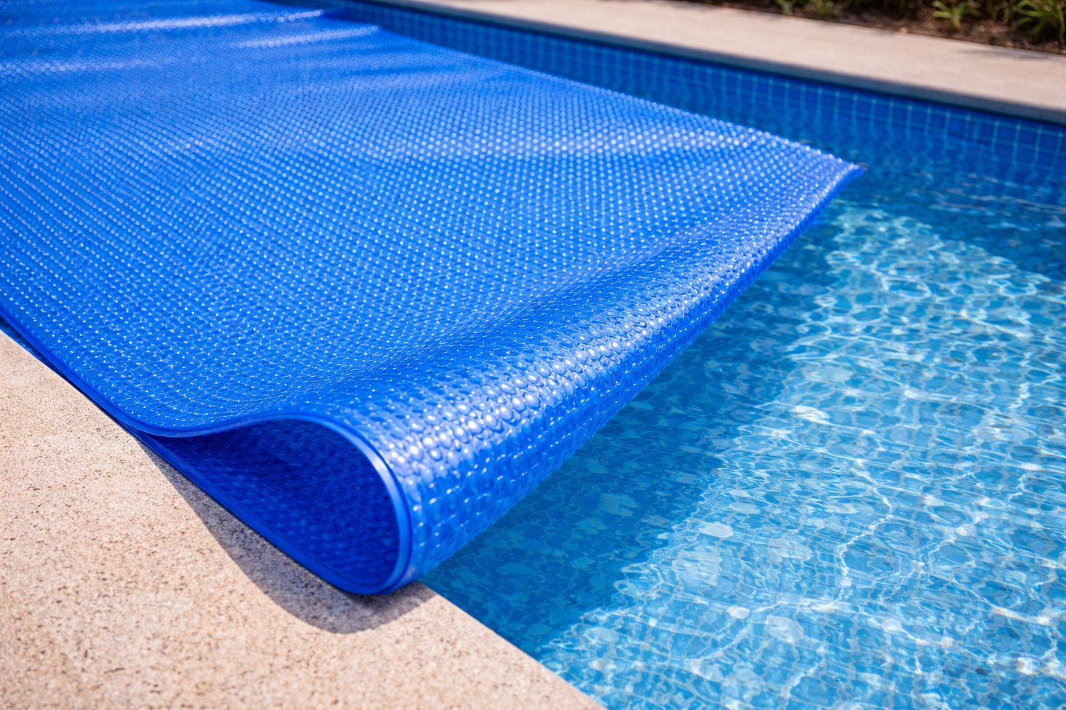 Manta térmica solar para piscina cortable a medida