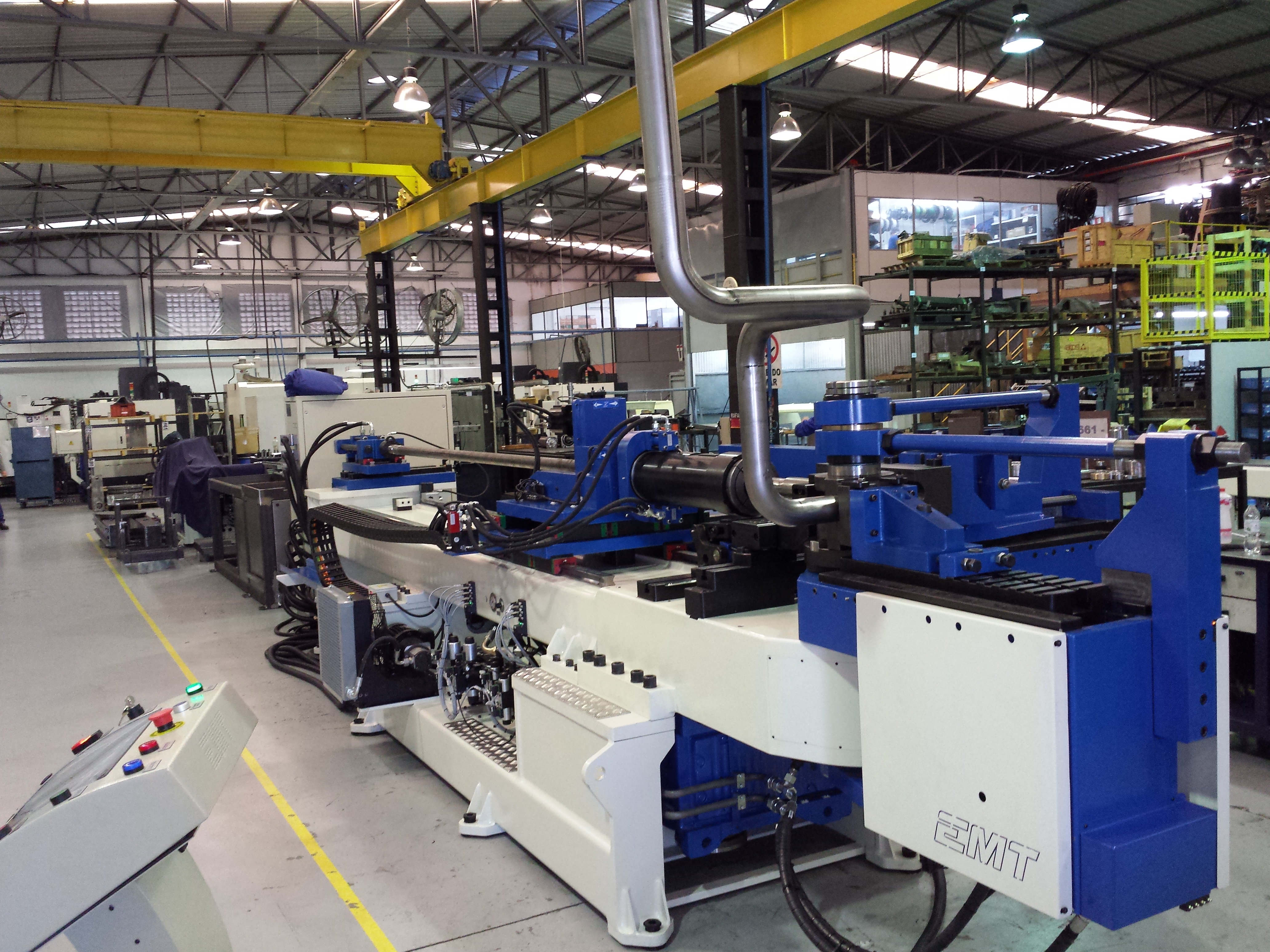 EMT - Máquinas Industriais CNC