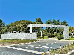Doral Estates HOA community entrance Doral FL - HERE IN DORAL