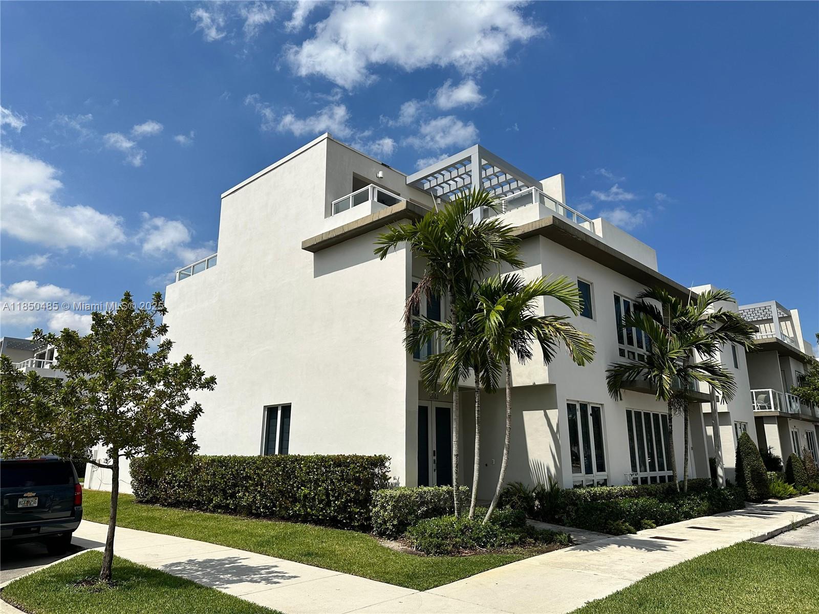 Landmark at Doral HOA community entrance Doral FL - HERE IN DORAL