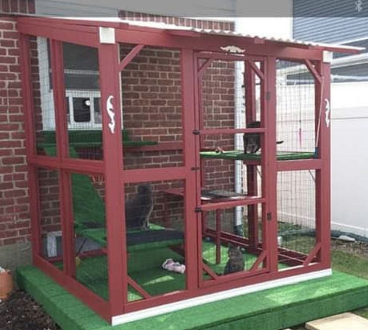 Multi-room build with covered weather-protected zones