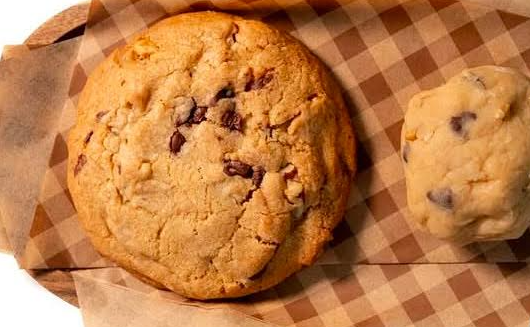Chocolate Chip Walnut Cookie